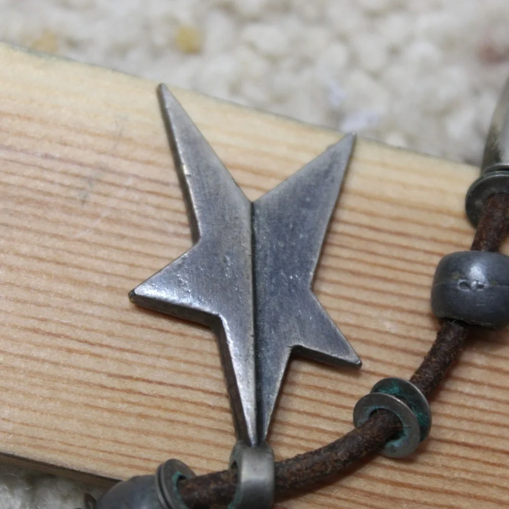 Vintage Star Pendant Leather Cord Necklace 18 Inch Brown Silver Tone Y2K Boho